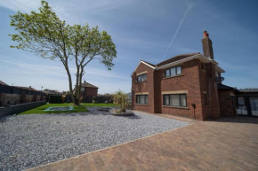 20 Guest Luxury Stay - Private Pool, Hot Tub & Gym